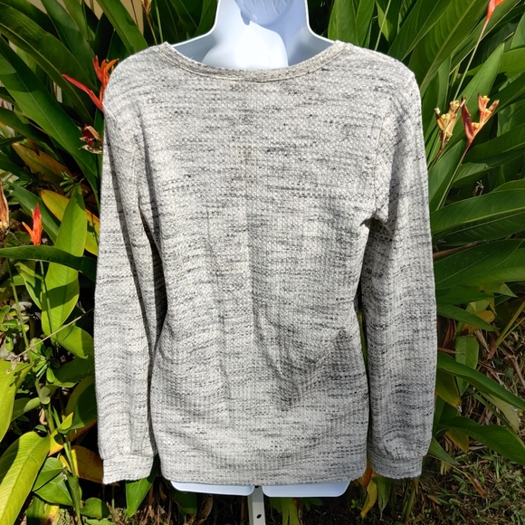 NWT - EXPRESS Gray Waffle Knit Blouson Sleeve Tee - Sz M - Picture 7 of 8